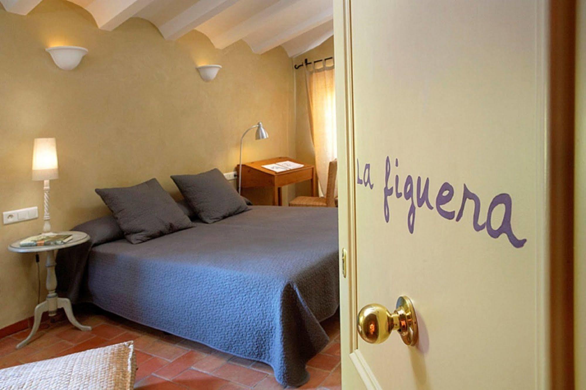 Hotel La Placa Madremanya Εξωτερικό φωτογραφία