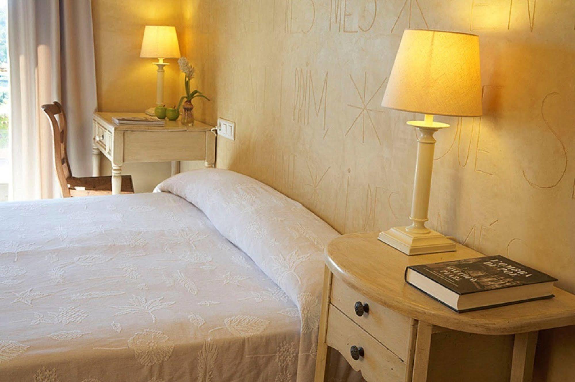Hotel La Placa Madremanya Εξωτερικό φωτογραφία